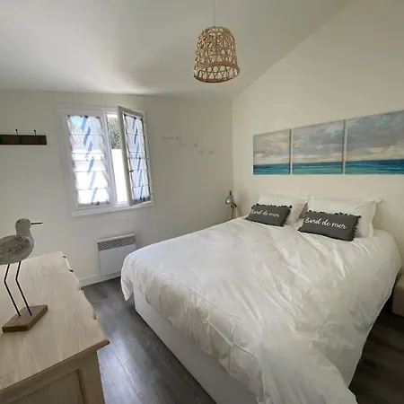 Charming House With Garden In The Heart Of Martin *