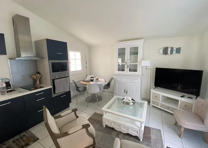 Charming House With Garden In The Heart Of Martin Vakantiehuis