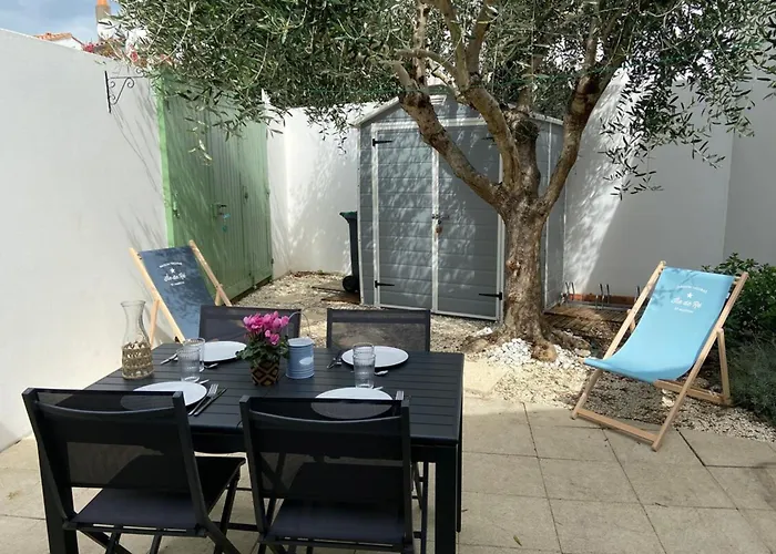 Charming House With Garden In The Heart Of Martin * Saint-Martin-de-Ré