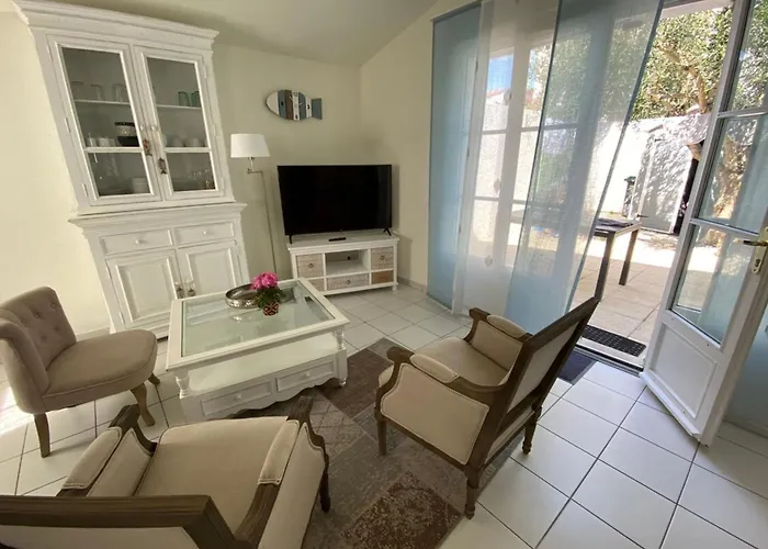 Charming House With Garden In The Heart Of Martin Vakantiehuis